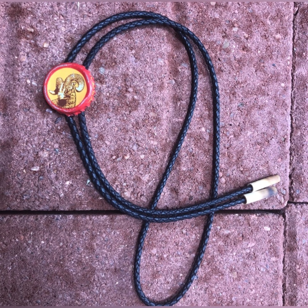 Ram Shiner Bock beer Bottle-cap Bolo Tie black cord bamboo tips unique gift - Picture 2 of 4
